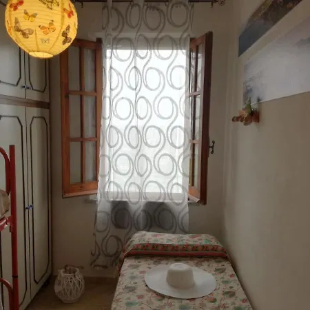 Casa Con Panorama Mozzafiato 300 M Dal Mare בית נופש *