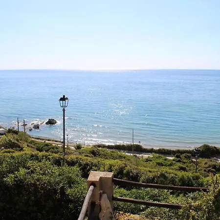 Casa Con Panorama Mozzafiato 300 M Dal Mare בית נופש *