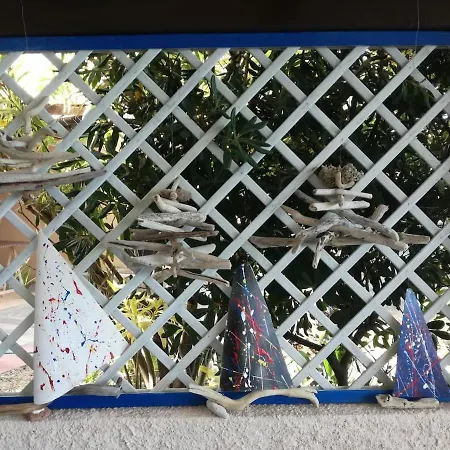 Casa Con Panorama Mozzafiato 300 M Dal Mare בית נופש *